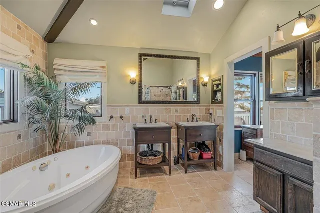 $1,225,000 | 176 North Mills Road, Ventura, CA 93003