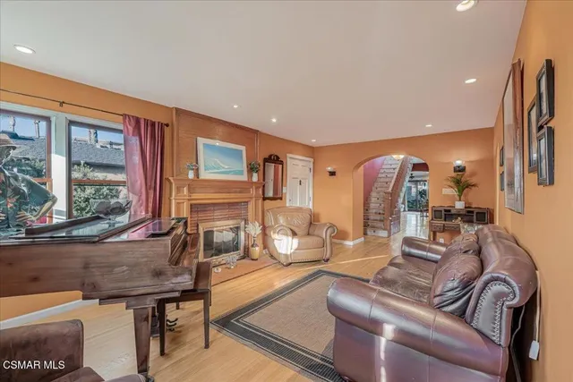 $1,225,000 | 176 North Mills Road, Ventura, CA 93003