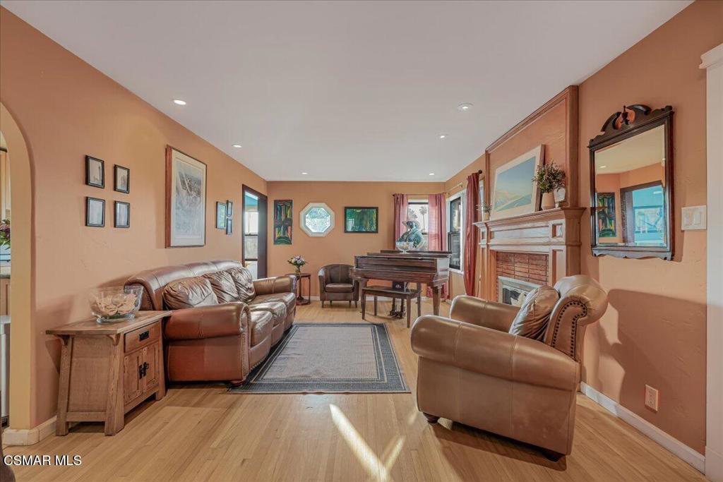 176 North Mills Road Ventura, CA 93003 - Photo 6 of 52