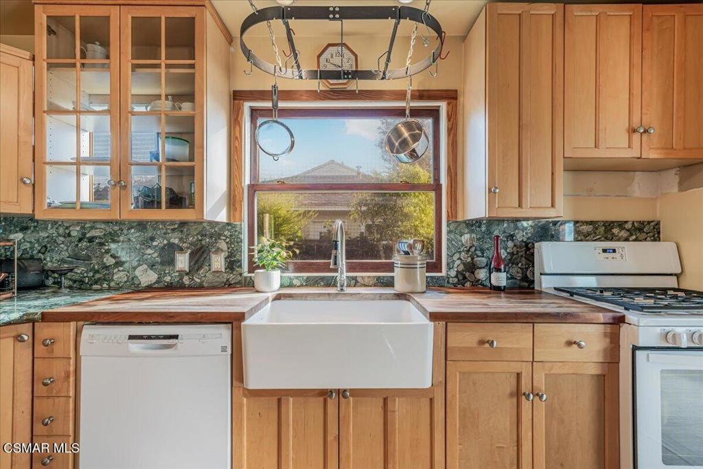 176 North Mills Road Ventura, CA 93003 - Photo 10 of 52