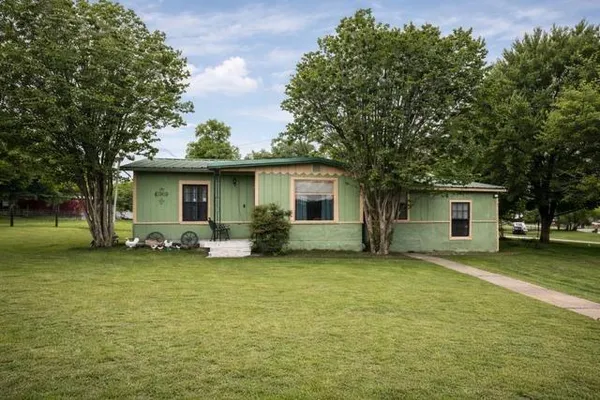 $285,000 | 1271 Central Avenue, Newark, TX 76071