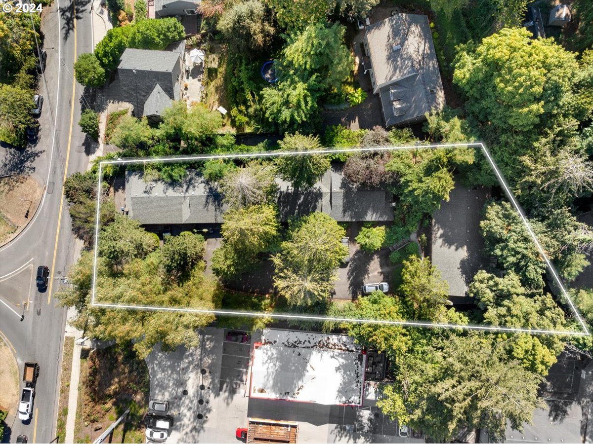 4250 Southwest Huber Street Portland, OR 97219 - Photo 1 of 16 Gallery Image 1