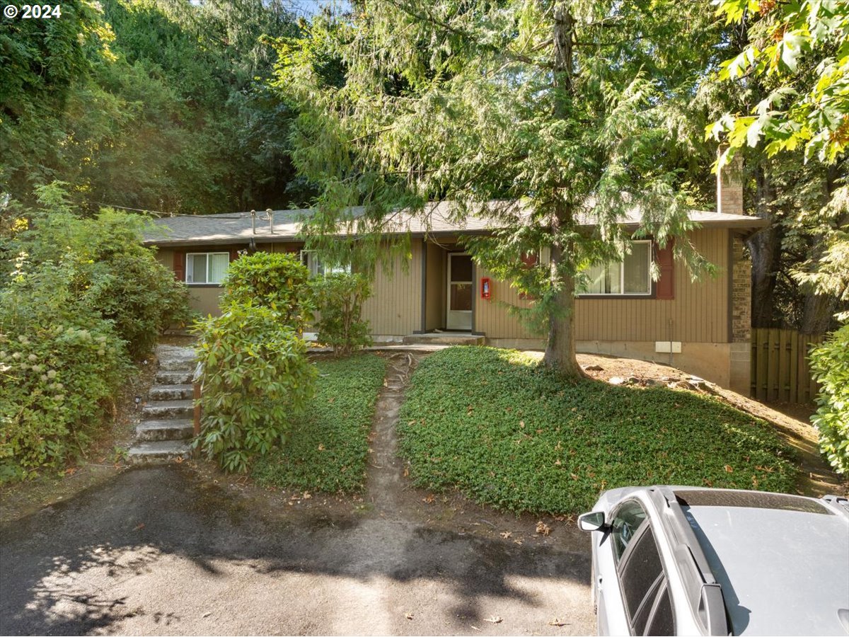 4250 Southwest Huber Street Portland, OR 97219 - Photo 11 of 16 Gallery Image 11