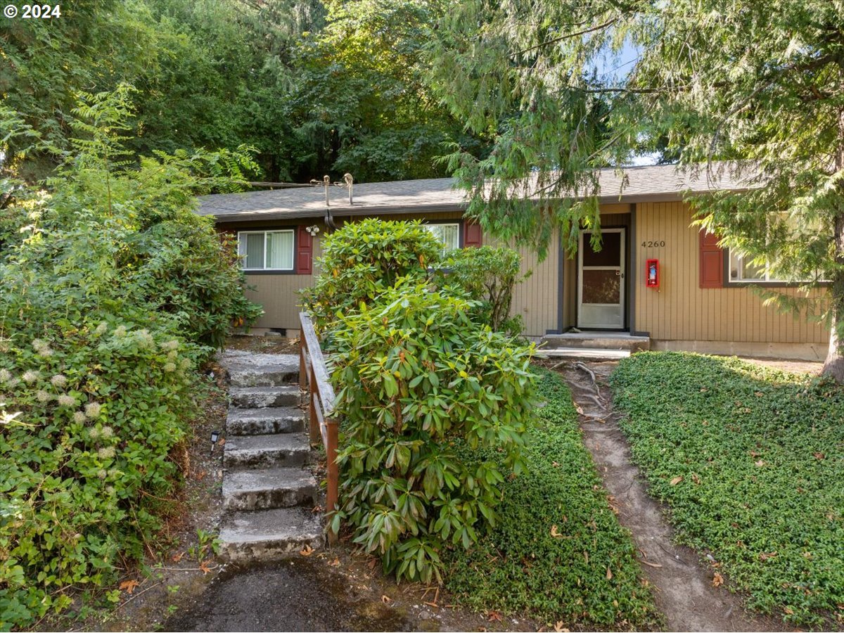 4250 Southwest Huber Street Portland, OR 97219 - Photo 12 of 16 Gallery Image 12