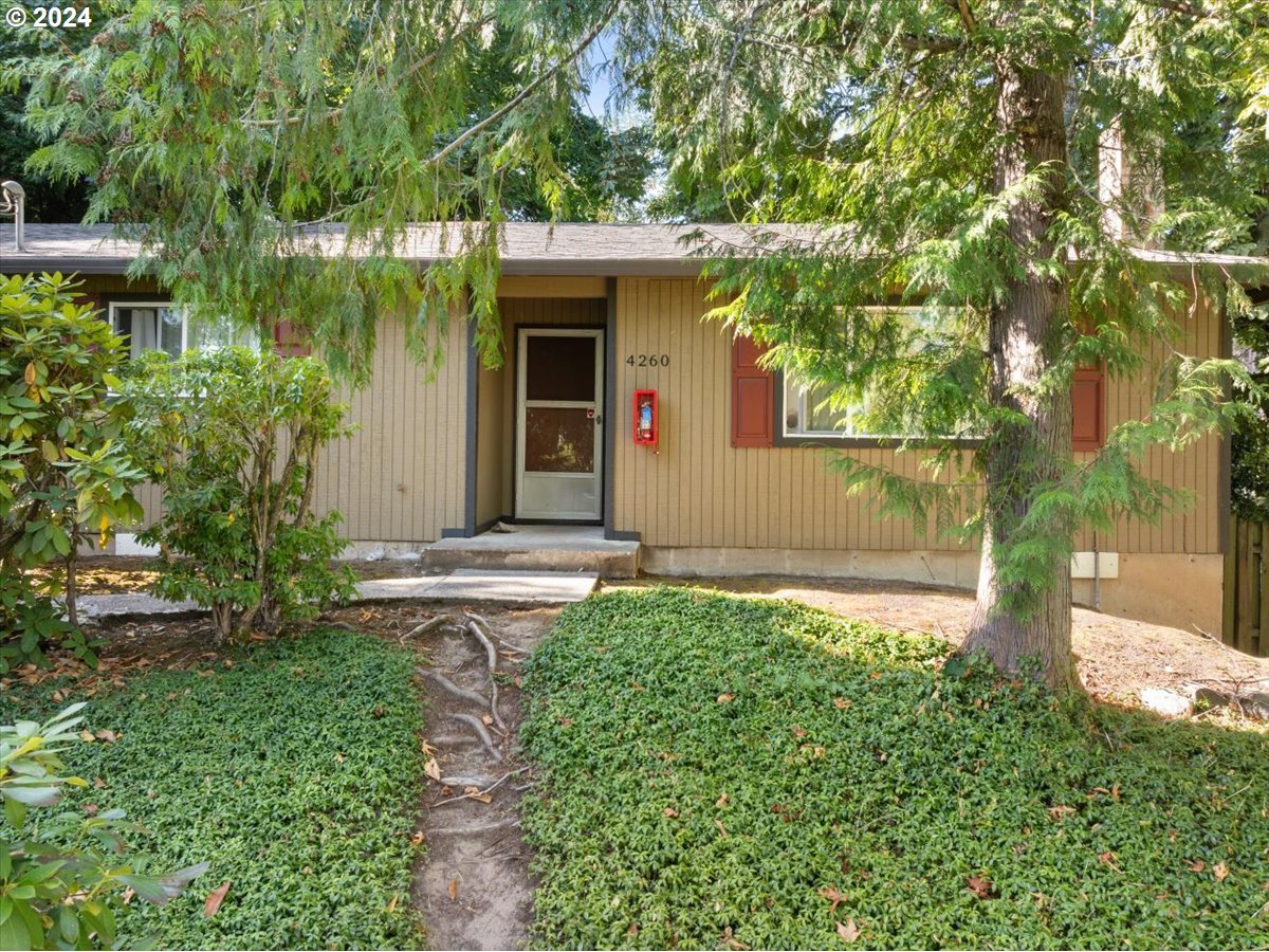 4250 Southwest Huber Street Portland, OR 97219 - Photo 13 of 16 Gallery Image 13