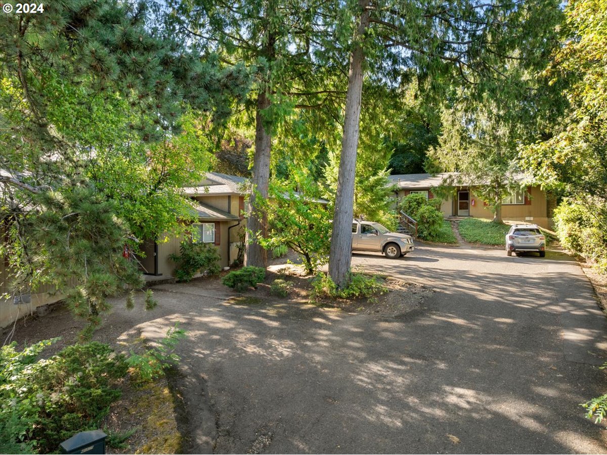 4250 Southwest Huber Street Portland, OR 97219 - Photo 4 of 16 Gallery Image 4