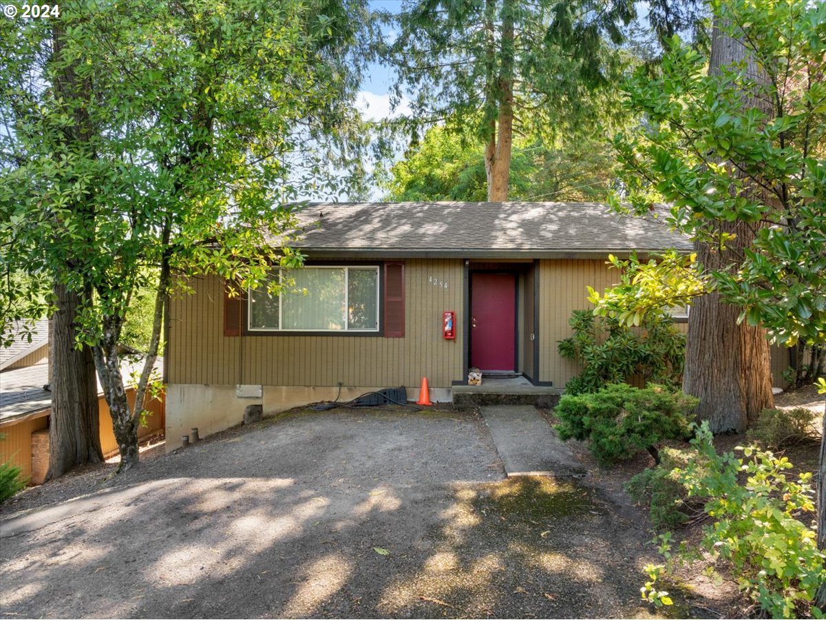 4250 Southwest Huber Street Portland, OR 97219 - Photo 7 of 16 Gallery Image 7