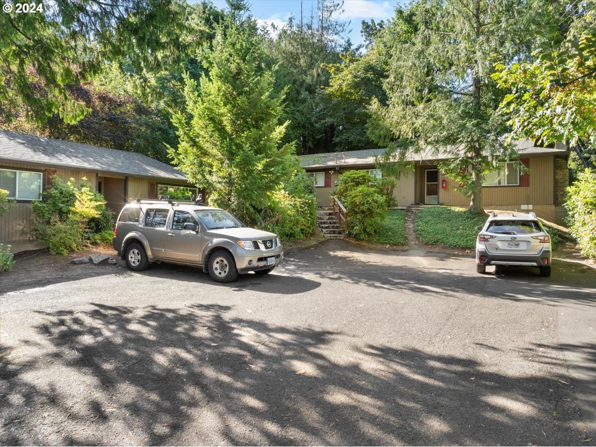 4250 Southwest Huber Street Portland, OR 97219 - Photo 8 of 16 Gallery Image 8