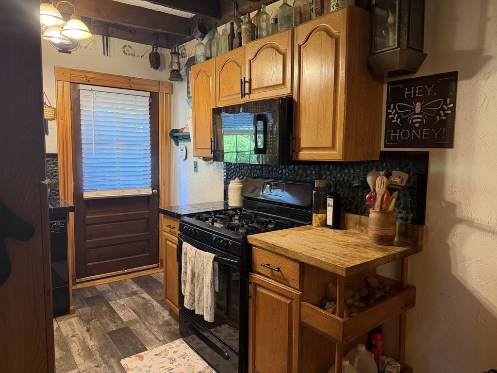 33 Coldbrook Road Oakham, MA 01068 - Photo 9 of 31