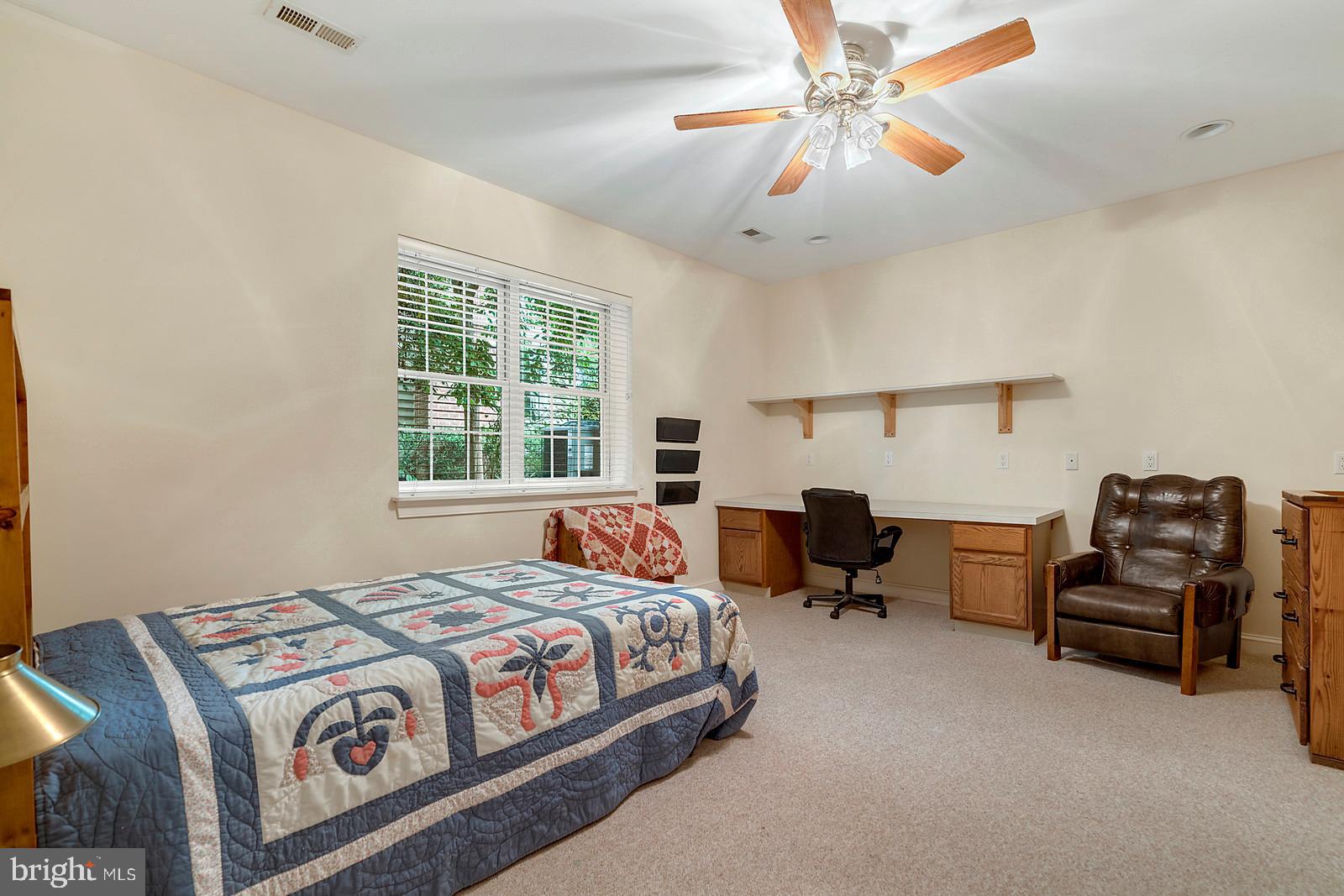 14924 Alpine Bay Loop Gainesville, VA 20155 - Photo 33 of 39 Gallery Image 33