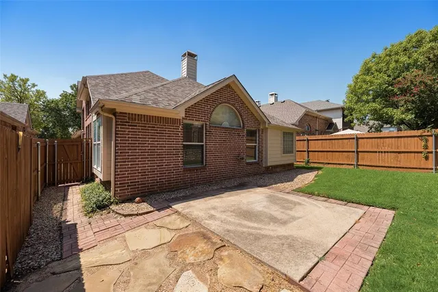 $420,000 | 3913 Fairfax Drive, Bedford, TX 76021