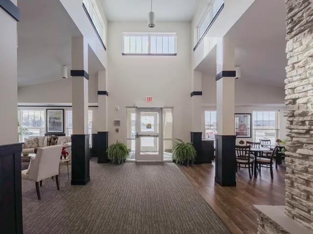 $275,000 | 2592 Middle Road, Bettendorf, IA 52722