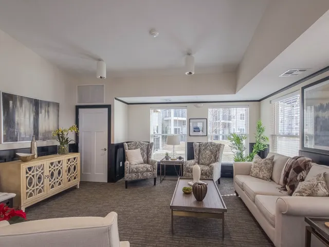 $275,000 | 2592 Middle Road, Bettendorf, IA 52722