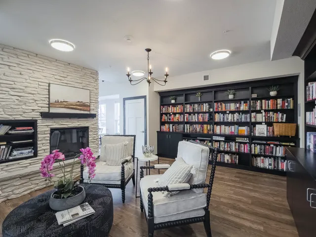 $275,000 | 2592 Middle Road, Bettendorf, IA 52722