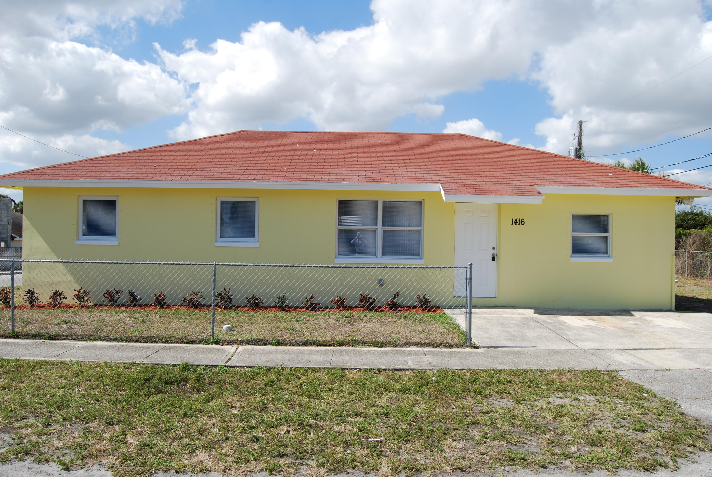 1416 West 26th Court Riviera Beach, FL 33404 - Photo 1 of 9 Exterior