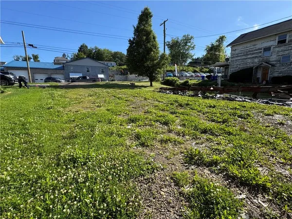 $29,900 | 393 North Gallatin Avenue, Uniontown, PA 15401