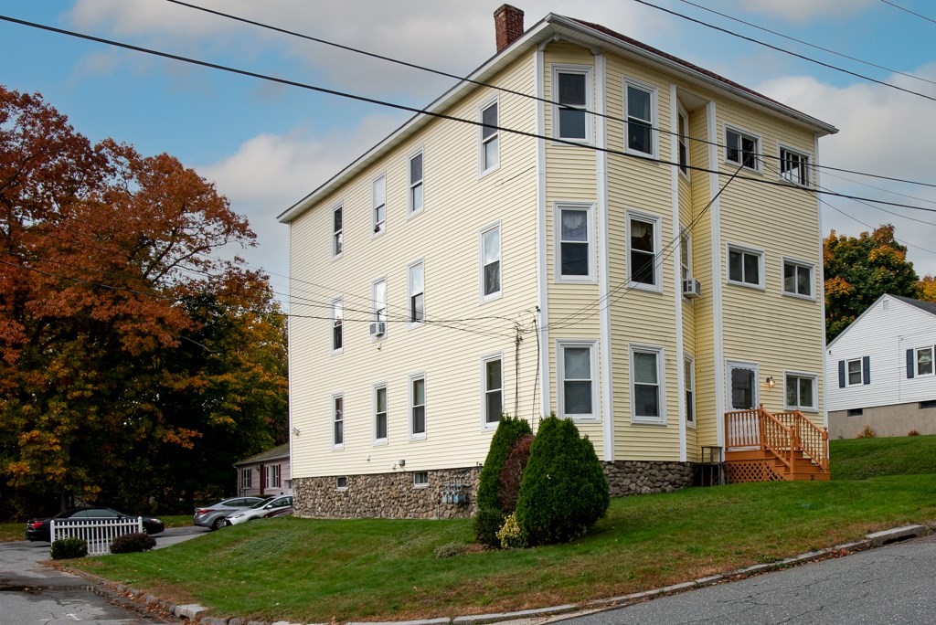 31 Forsberg Street Worcester, MA 01607 - Photo 2 of 29 Gallery Image 2