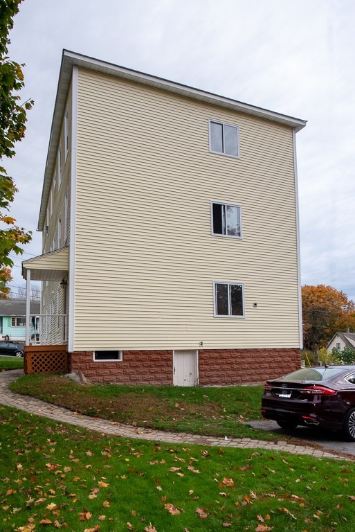 31 Forsberg Street Worcester, MA 01607 - Photo 6 of 29 Gallery Image 6