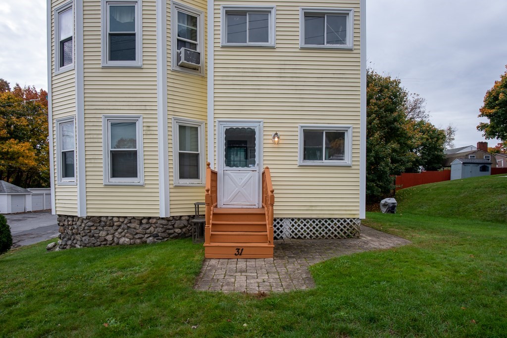 31 Forsberg Street Worcester, MA 01607 - Photo 7 of 29 Gallery Image 7