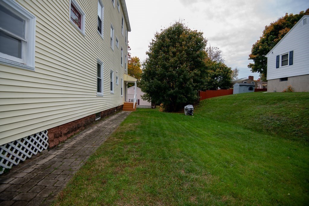 31 Forsberg Street Worcester, MA 01607 - Photo 8 of 29 Gallery Image 8