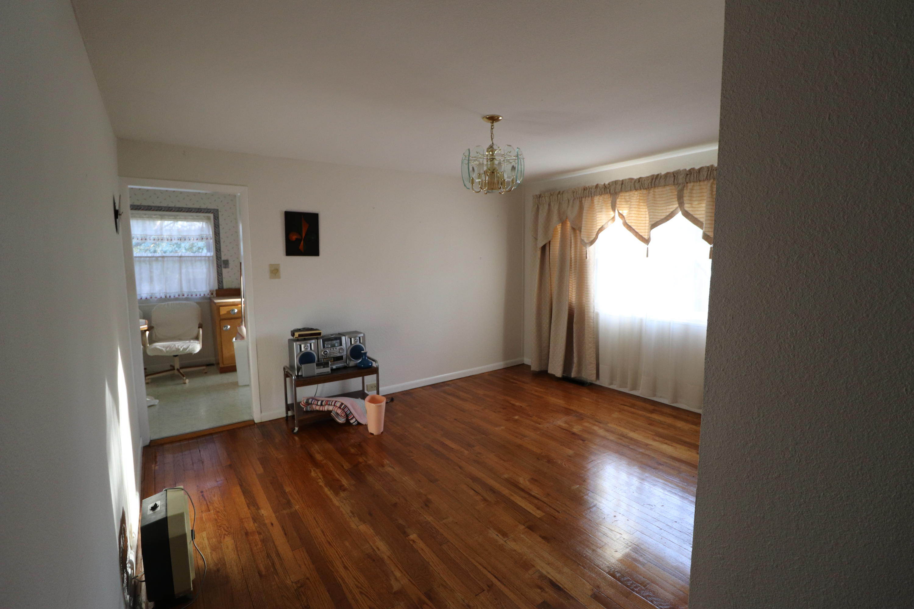 107 Ulena Lane Oak Ridge, TN 37830 - Photo 2 of 7 Formal Dining Room