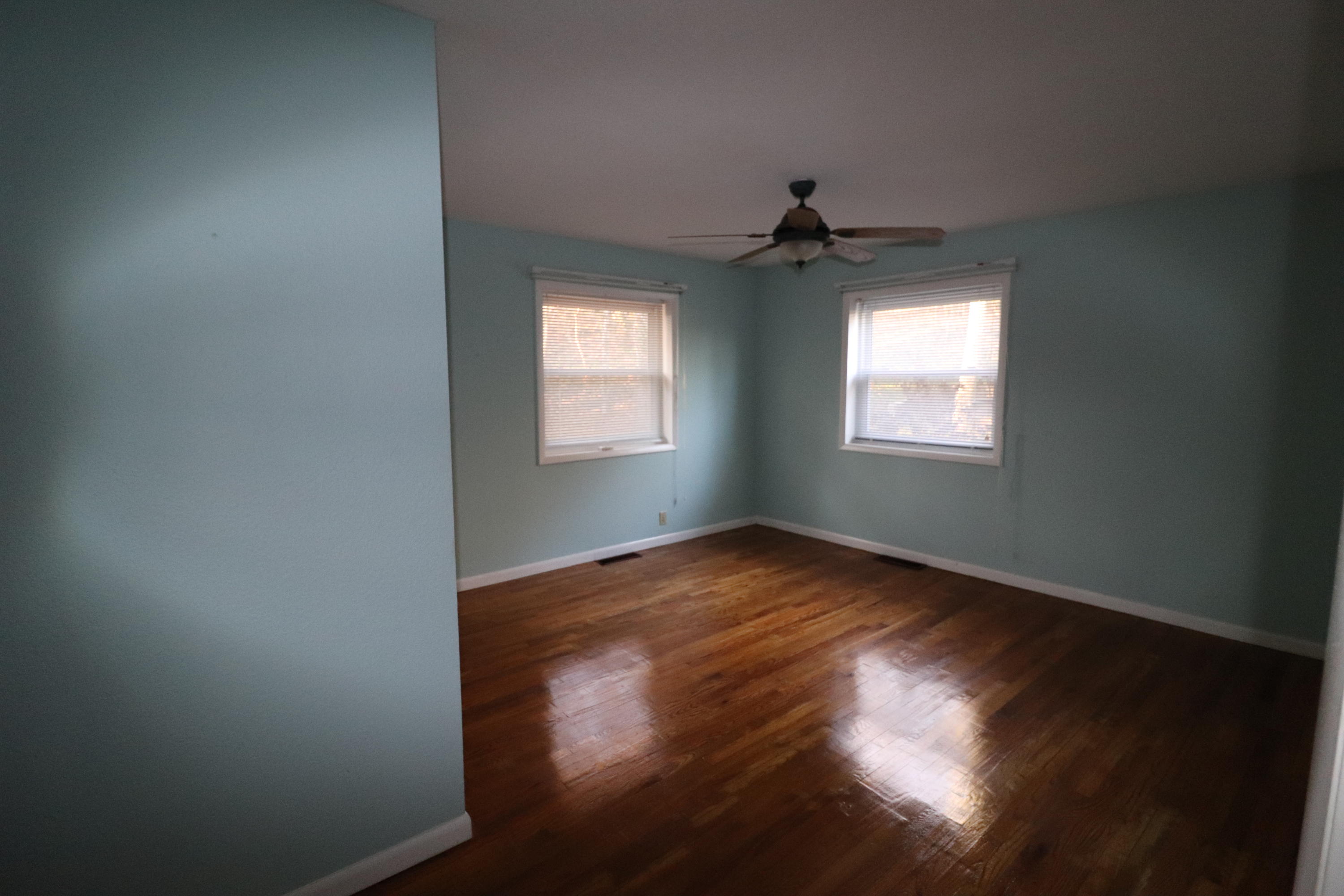 107 Ulena Lane Oak Ridge, TN 37830 - Photo 3 of 7 Master Bedroom