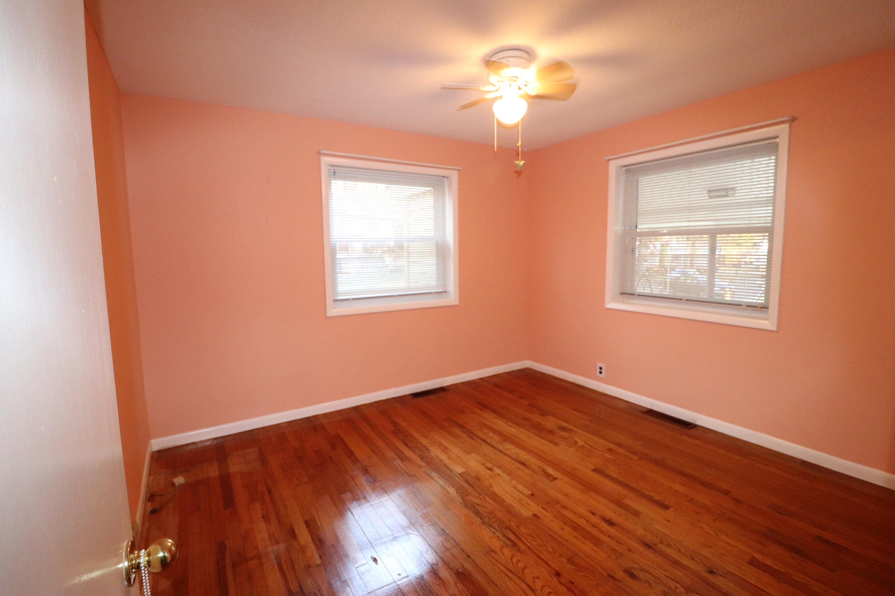 107 Ulena Lane Oak Ridge, TN 37830 - Photo 6 of 7 Bedroom 3