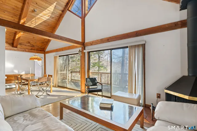 $375,000 | 134 Janeway Drive, Guilford, CT 06437