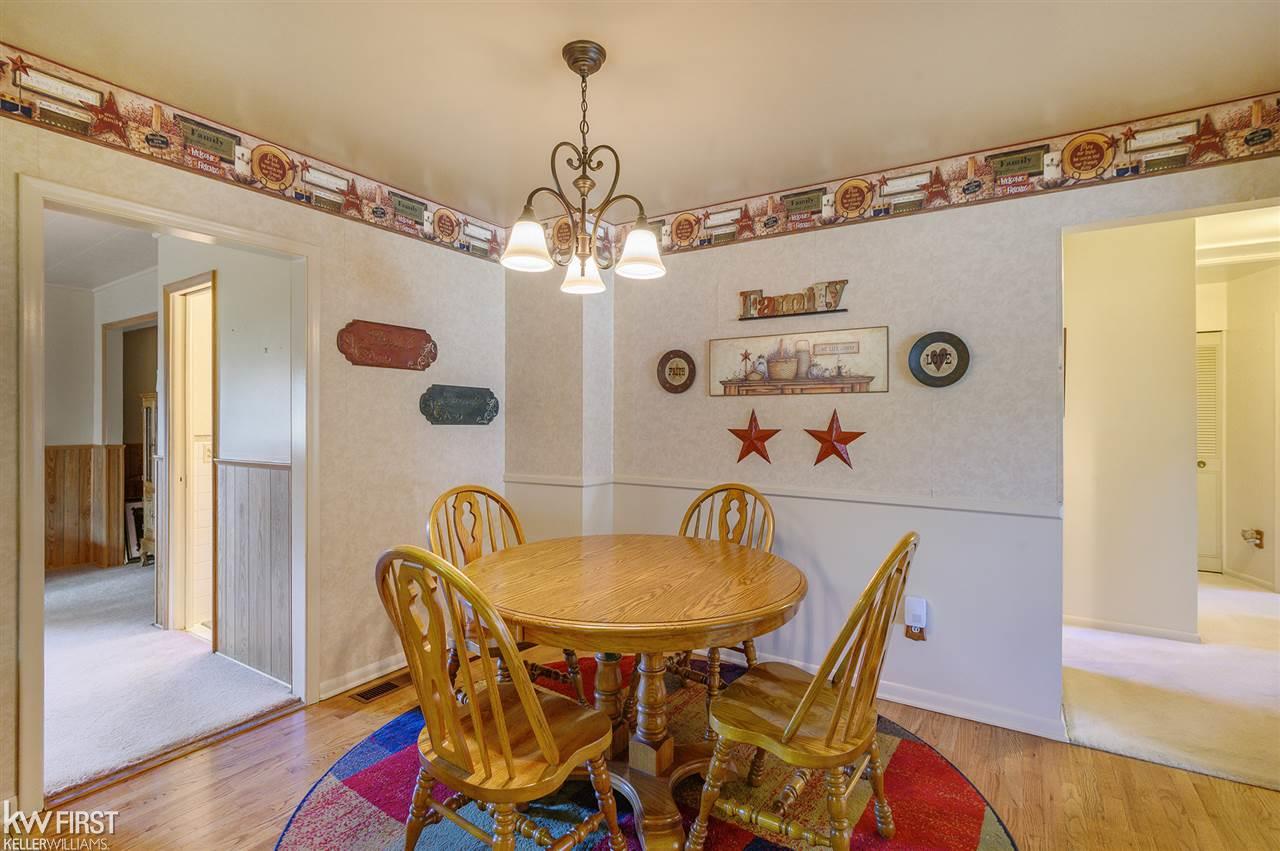 1352 Williamsburg Road Flint, MI 48507 - Photo 11 of 29 50021419-10.JPG