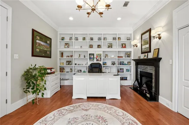 $825,000 | 2 Squirewood Court, Harvey, LA 70058