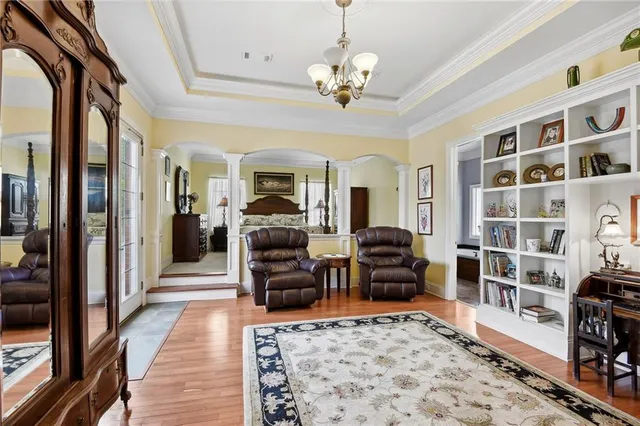 $825,000 | 2 Squirewood Court, Harvey, LA 70058