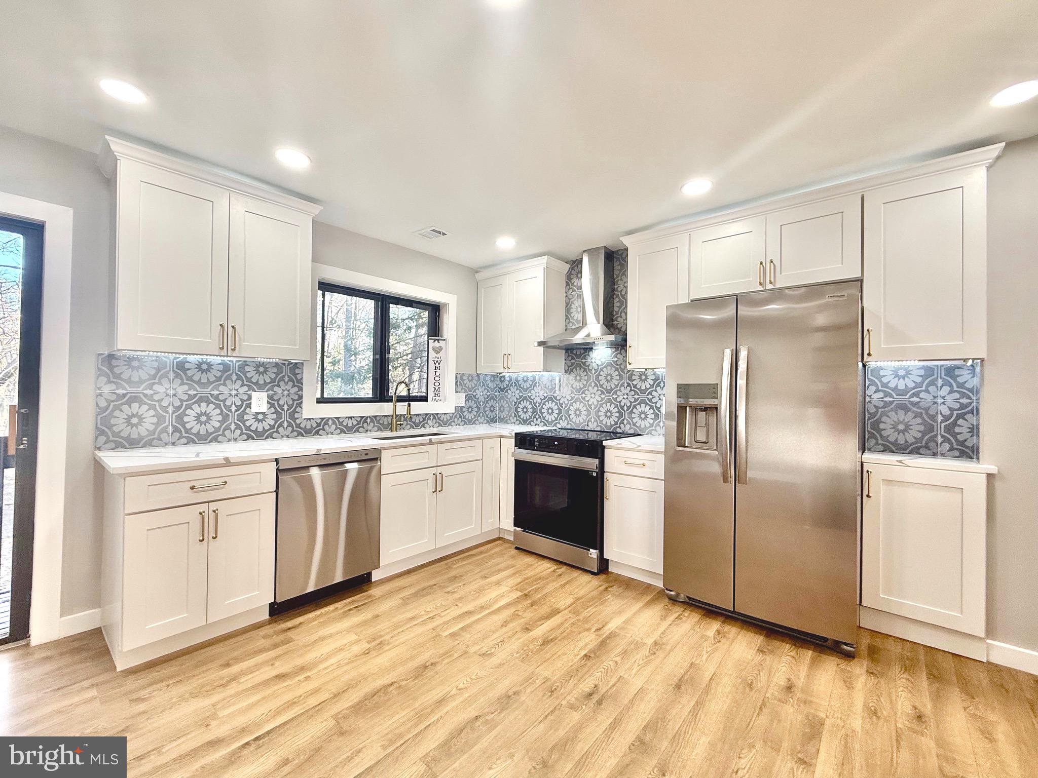 2102 Cartwright Place Reston, VA 20191 - Photo 1 of 22 Gourmet Kitchen