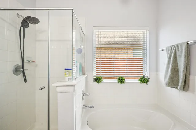 $340,000 | 18598 Legend Oaks Drive, Magnolia, TX 77355