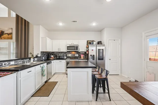 $340,000 | 18598 Legend Oaks Drive, Magnolia, TX 77355