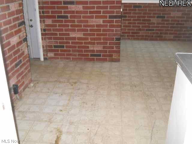 3693 Stoneleigh Road Cleveland Heights, OH 44121 - Photo 6 of 16