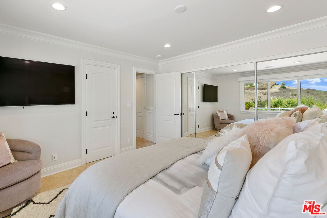 343 Bell Cyn Road Bell Canyon, CA 91307 - Photo 11 of 40 Gallery Image 11