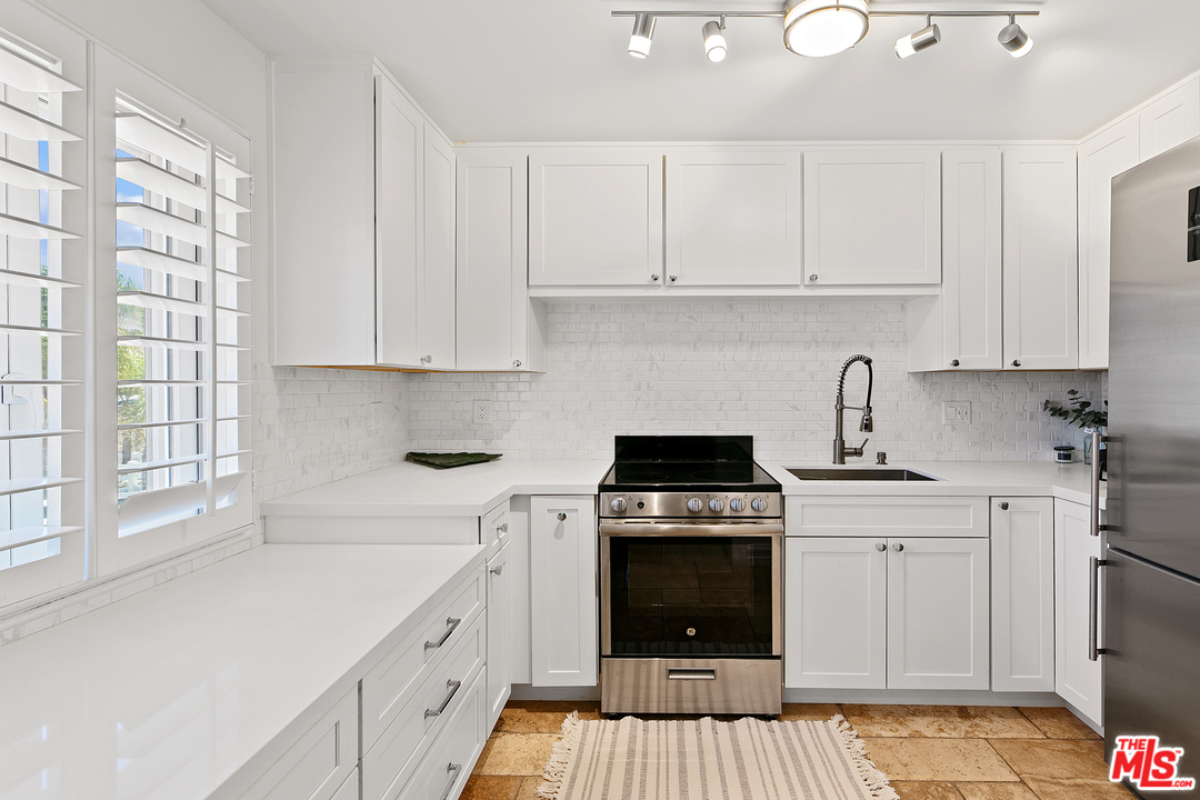 343 Bell Cyn Road Bell Canyon, CA 91307 - Photo 26 of 40 Gallery Image 26