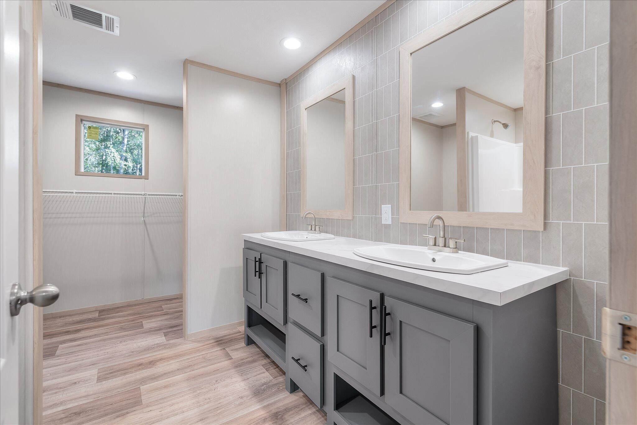 314 Hickory Nut Way Cross, SC 29436 - Photo 12 of 20 Primary Bathroom