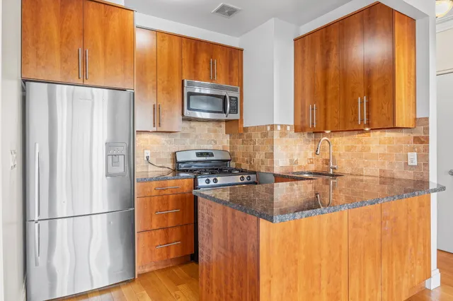 $675,000 | 175 12th Street, Unit 2B | Gowanus