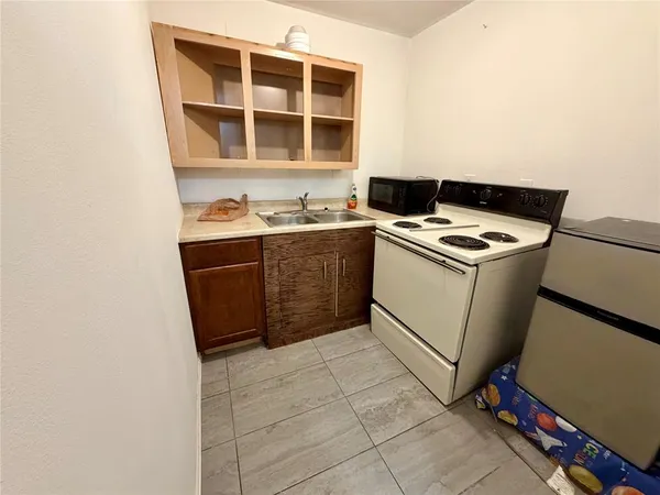 $1,650 | 2303 Deer Path Drive, Dallas, TX 75216