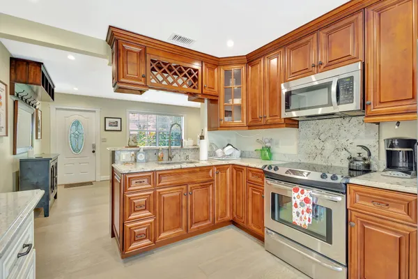 $2,800 | 227 Northeast 12th Street, Unit 1, Delray Beach, FL 33444