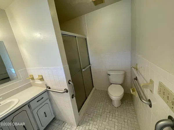 $2,200 | 524 Pelican Bay Drive, Daytona Beach, FL 32119