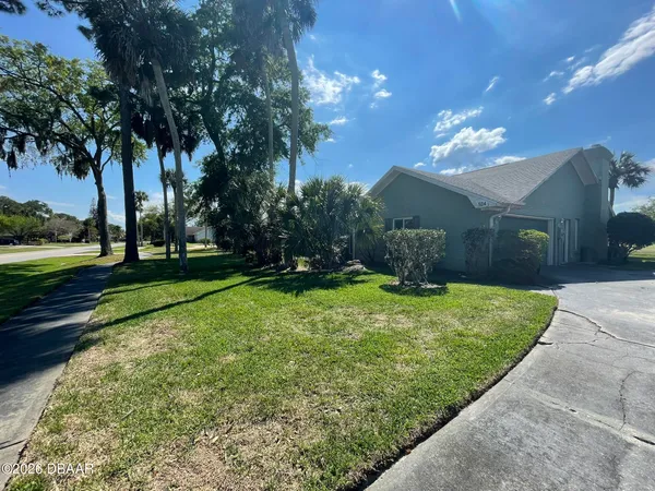 $2,200 | 524 Pelican Bay Drive, Daytona Beach, FL 32119