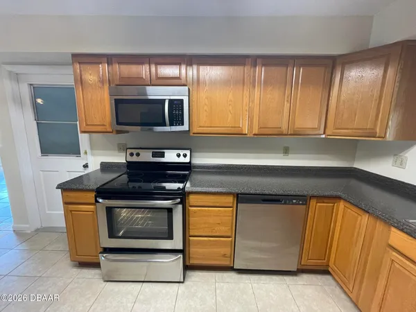 $2,200 | 524 Pelican Bay Drive, Daytona Beach, FL 32119