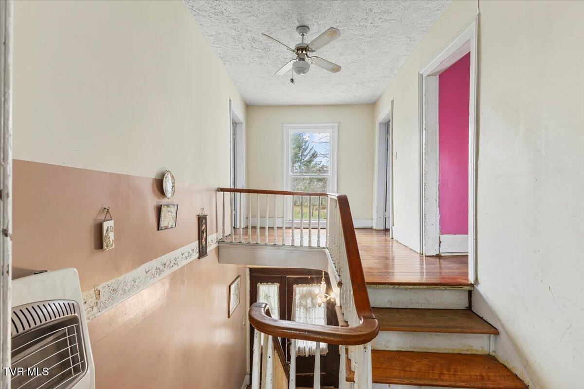 104 Maple Street Glade Spring, VA 24340 - Photo 21 of 42 30-128A9623