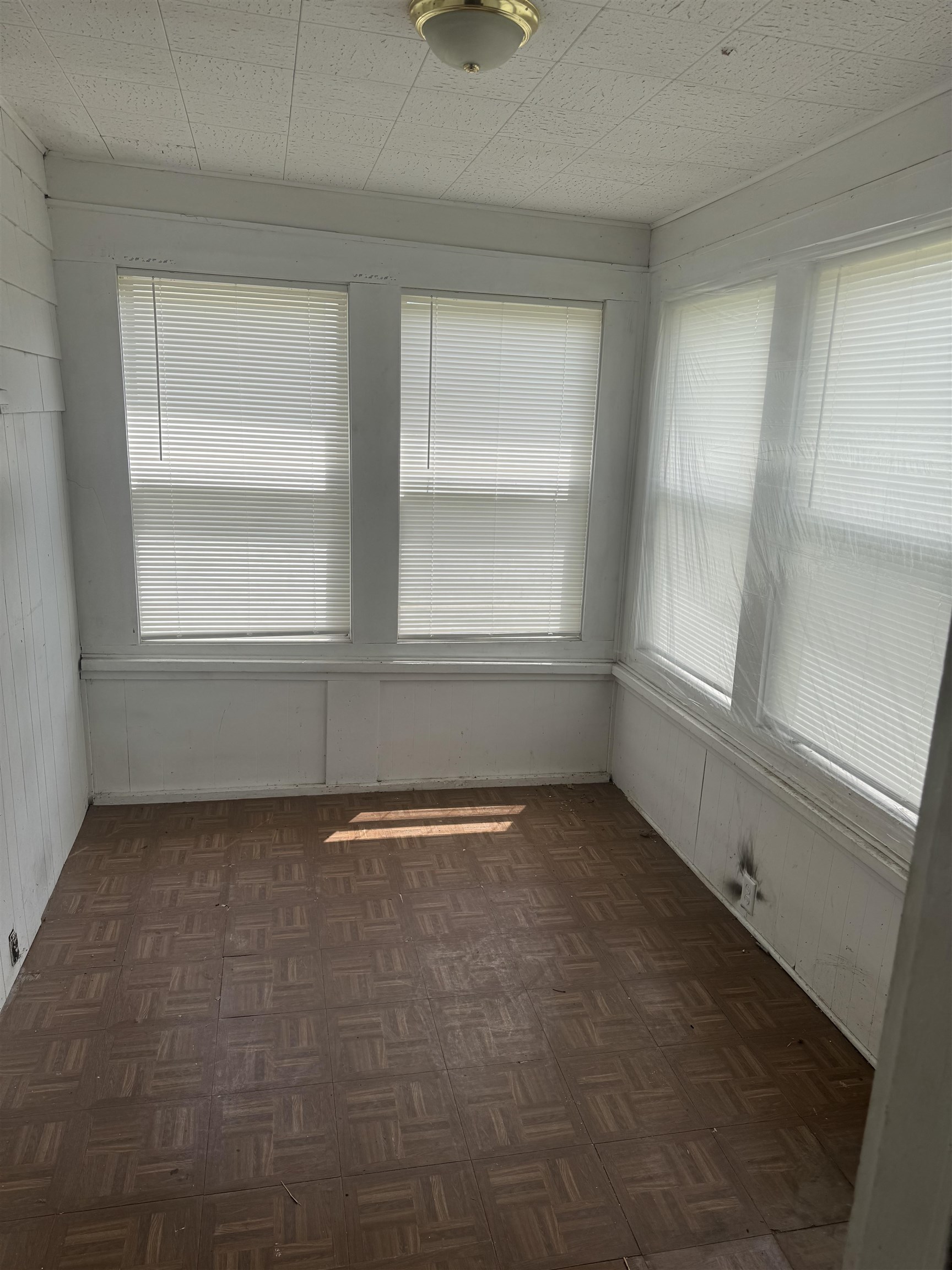 1402 Henry Avenue Beloit, WI 53511 - Photo 14 of 28