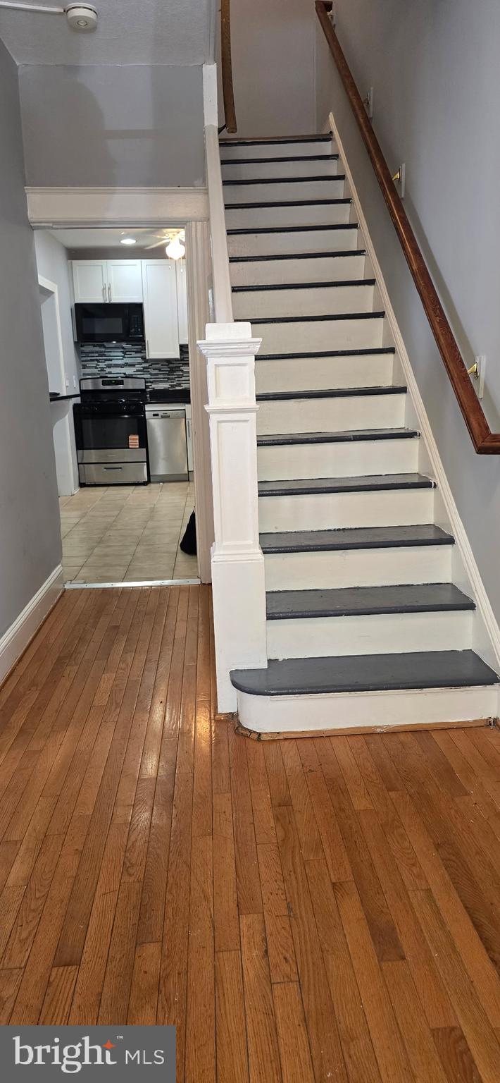 735 Princeton Place Northwest Washington, DC 20010 - Photo 2 of 11 a view of kitchen and microwave