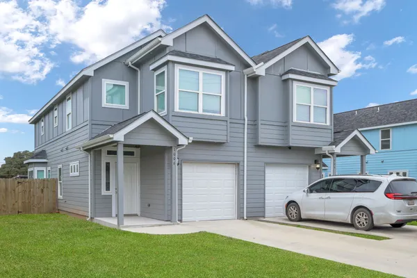 $475,000 | 1004 East Fannin Street, Luling, TX 78648