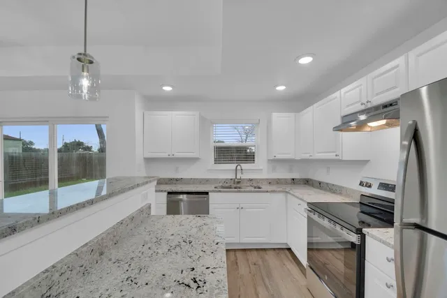 $499,000 | 1004 East Fannin Street, Luling, TX 78648