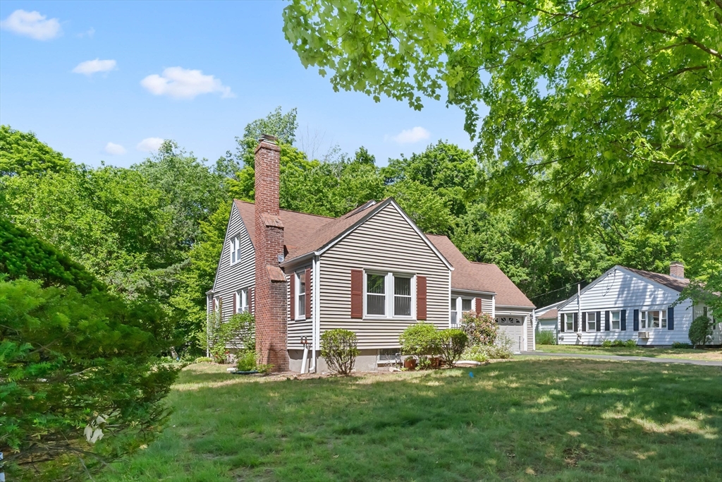 27 Kinnicutt Road Worcester, MA 01602 - Photo 33 of 38